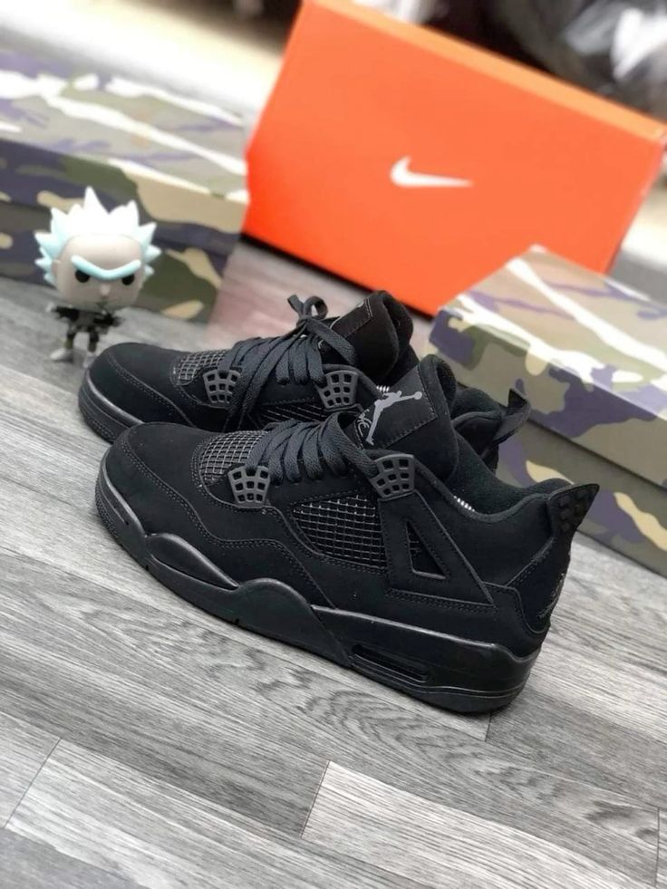Jordan Retro 4 Black